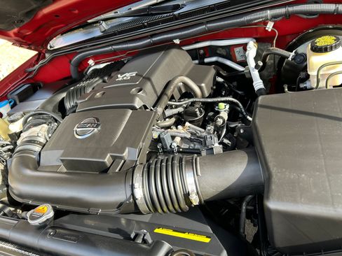 Used 2017 Nissan Frontier Desert Runner image 12