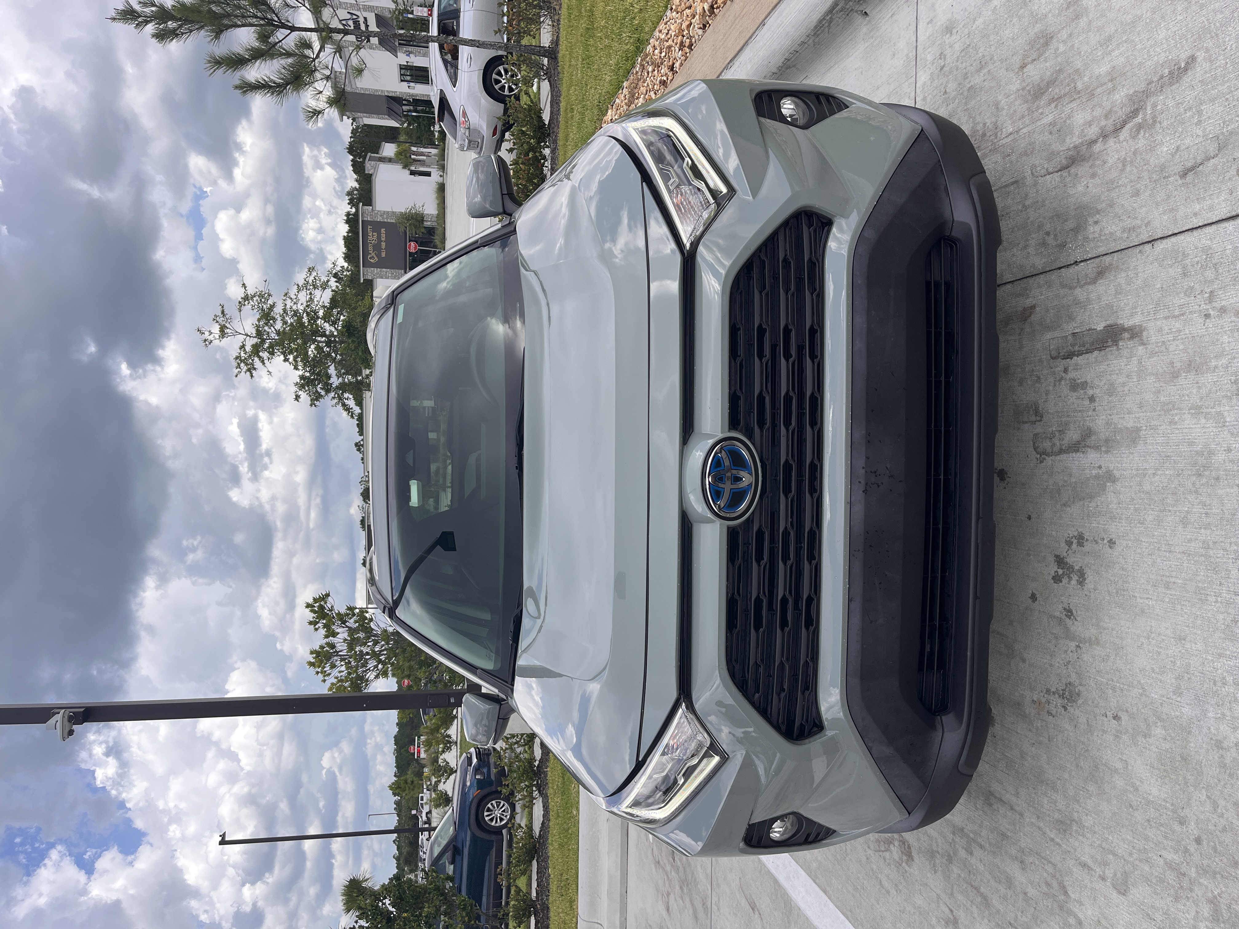 Used 2021 Toyota RAV4 XLE Premium AWD/4WD image 2