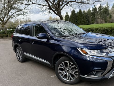 Used 2019 Mitsubishi Outlander SE image 4