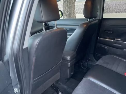 Used 2022 Mitsubishi Outlander Sport SE image 11