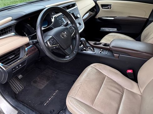 Used 2014 Toyota Avalon XLE Touring FWD image 4