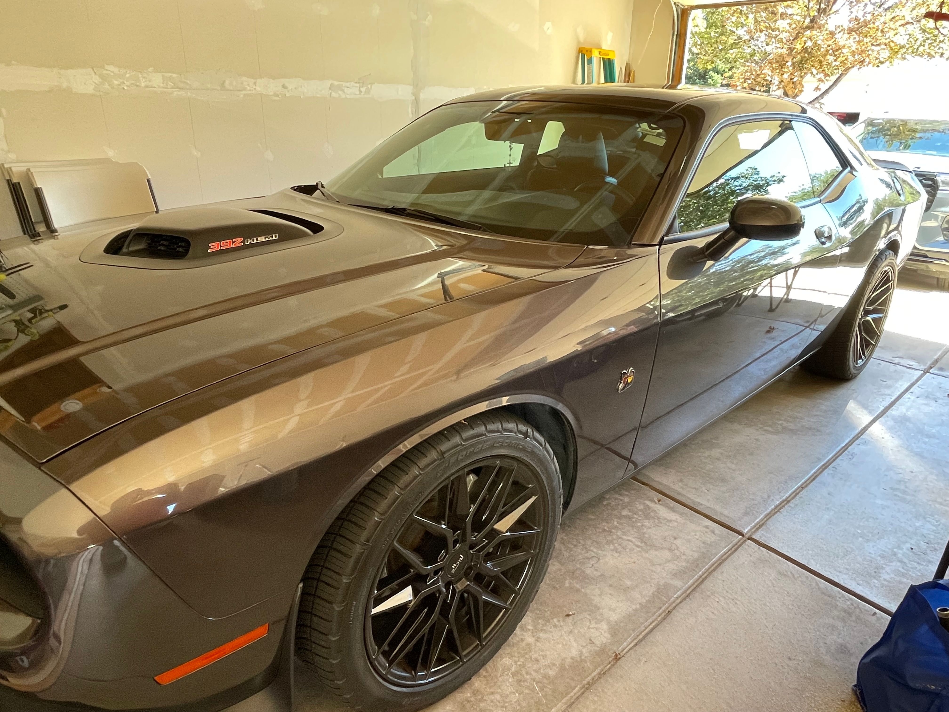 Used 2015 Dodge Challenger R/T Scat Pack RWD image 1