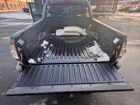 Used 2013 Toyota Tacoma PreRunner image 13