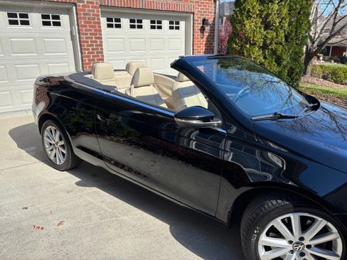 Used 2010 Volkswagen Eos Komfort image 2