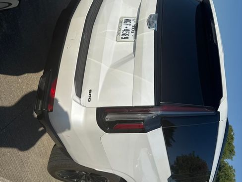 Used 2024 Cadillac Escalade ESV Sport w/ LPO, ONYX Package image 11