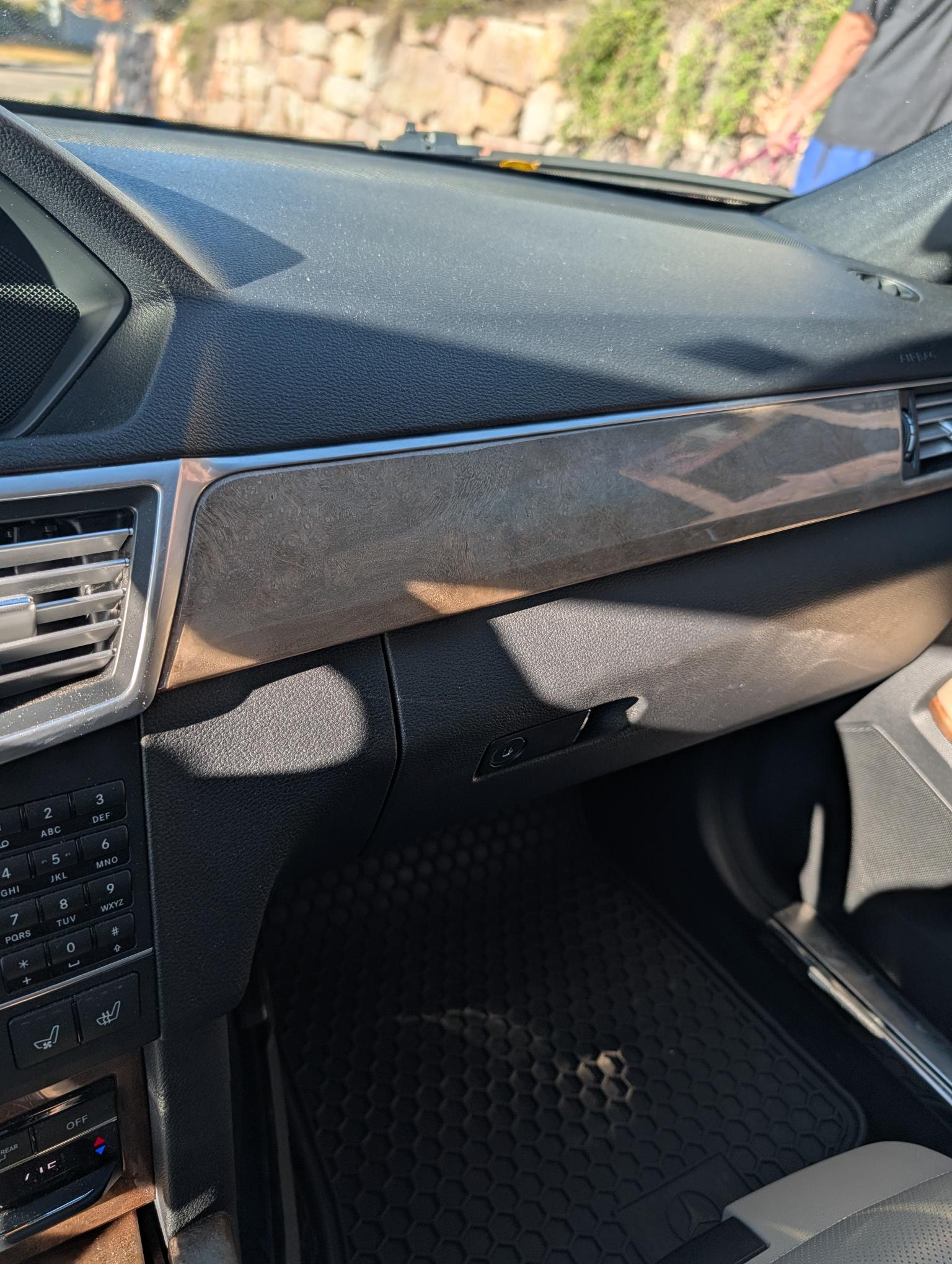Used 2011 Mercedes-Benz E 550 4MATIC Sedan image 12