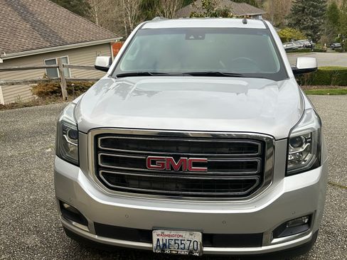 Used 2015 GMC Yukon SLT image 2