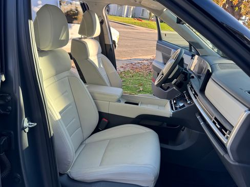 Used 2024 Hyundai Santa Fe Calligraphy image 10