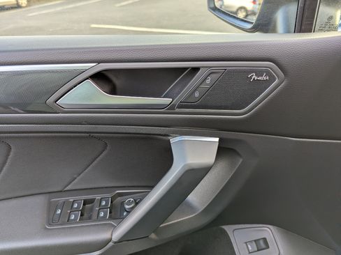 Used 2019 Volkswagen Tiguan SEL Premium w/ 3rd Row Seat Package image 21