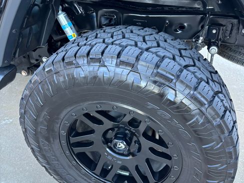 Used 2021 Jeep Gladiator Overland w/ Popular Equipment Package image 4