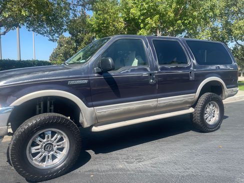 Used 2001 Ford Excursion Limited AWD/4WD image 1