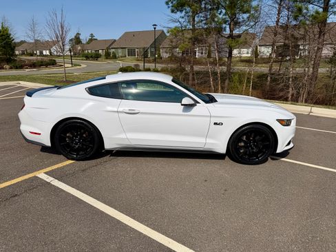 Used 2016 Ford Mustang GT Premium w/ Black Accent Package RWD image 14