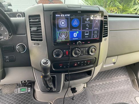 Used 2016 Mercedes-Benz Sprinter 2500 image 22