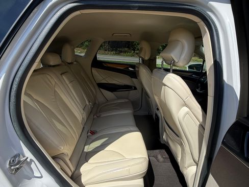 Used 2015 Lincoln MKC AWD w/ Equipment Group 101A Select image 11