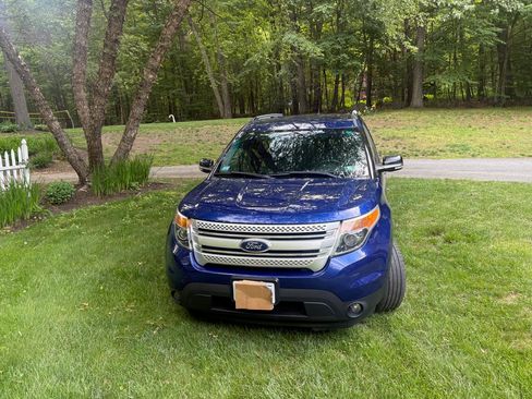 Used 2013 Ford Explorer XLT AWD/4WD image 2