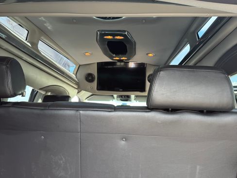 Used 2017 Chevrolet Express 2500 RWD image 12