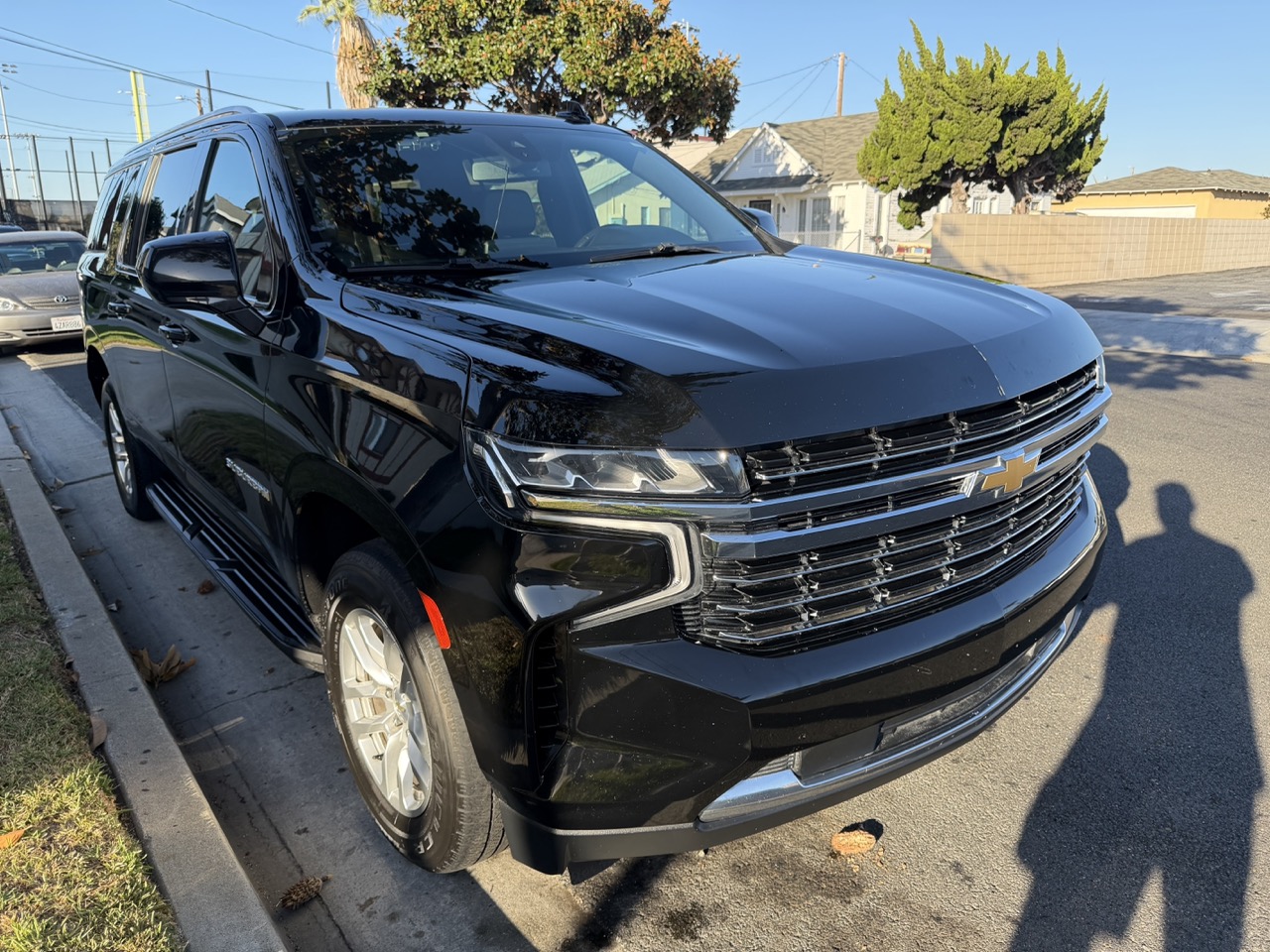 Used 2021 Chevrolet Suburban LT RWD image 5