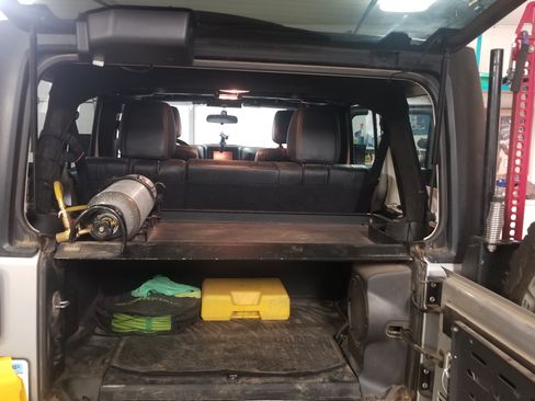 Used 2012 Jeep Wrangler Unlimited Rubicon w/ Connectivity Group image 14