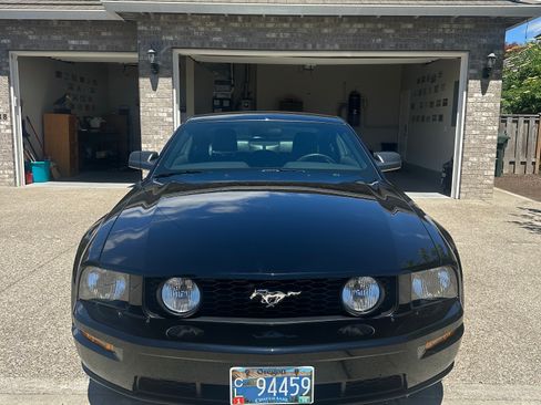 Used 2005 Ford Mustang GT Premium RWD image 6
