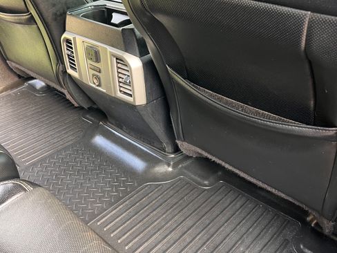 Used 2015 Ford F150 Lariat w/ Equipment Group 502A Luxury AWD/4WD image 16