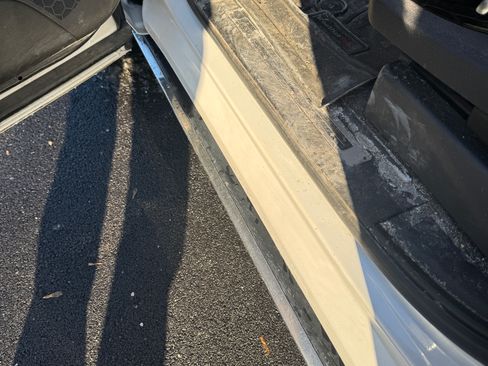 Used 2017 Cadillac Escalade ESV Premium Luxury image 13