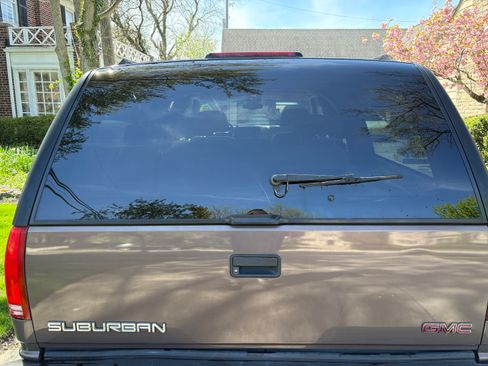 Used 1998 GMC Suburban 4WD w/ Marketing Opt Pkg 3 image 12