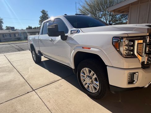 Used 2020 GMC Sierra 3500 Denali w/ Denali Ultimate Package image 2