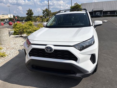 Used 2021 Toyota RAV4 LE AWD/4WD image 13
