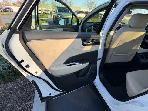 Used 2020 Honda Clarity Touring image 6