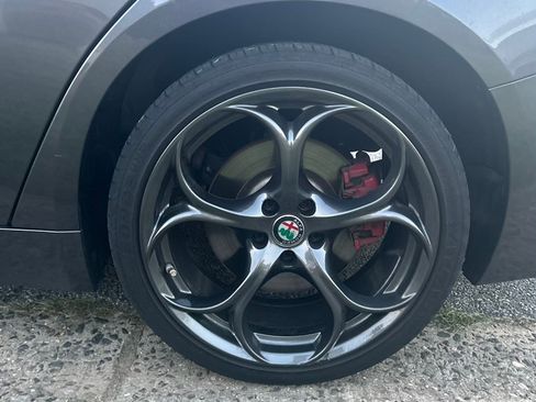 Used 2018 Alfa Romeo Giulia Ti Sport w/ Quick Order Package 22S Sport image 10