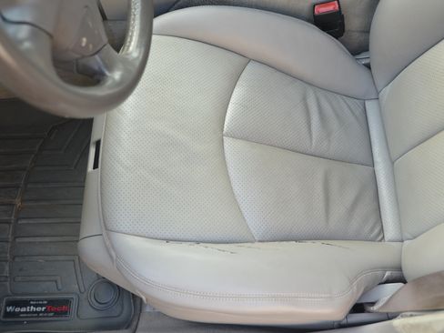 Used 2005 Mercedes-Benz E 320 CDI Sedan image 15