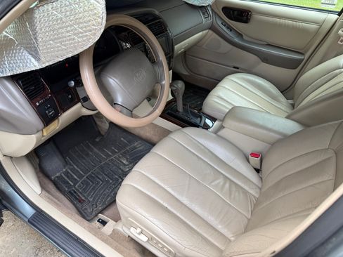 Used 1998 Toyota Avalon XLS FWD image 12