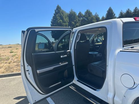 Used 2019 Toyota Tundra Limited w/ Limited Premium Package AWD/4WD image 12