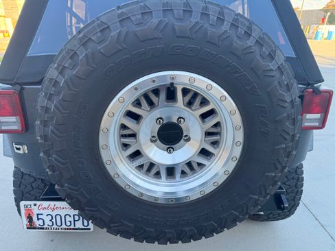 Used 2017 Jeep Wrangler Unlimited Sport image 9