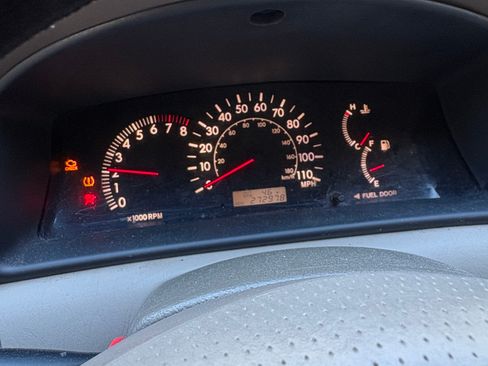 Used 2005 Toyota Corolla CE image 14