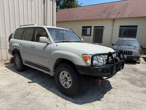 Used 2002 Lexus LX 470 4WD image 1