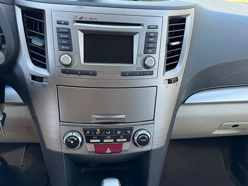 Used 2014 Subaru Outback 2.5i Premium image 16