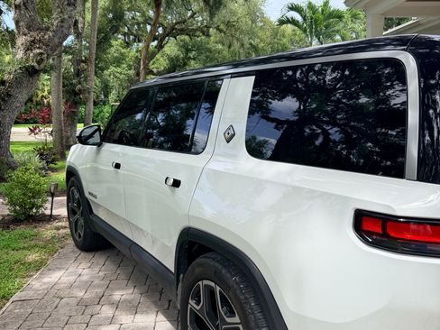 Used 2025 Rivian R1S Adventure AWD/4WD image 13