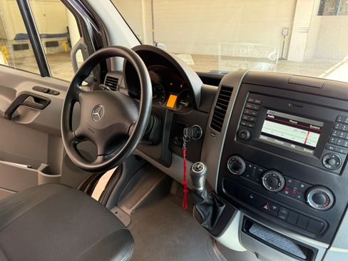 Used 2016 Mercedes-Benz Sprinter 2500 image 1