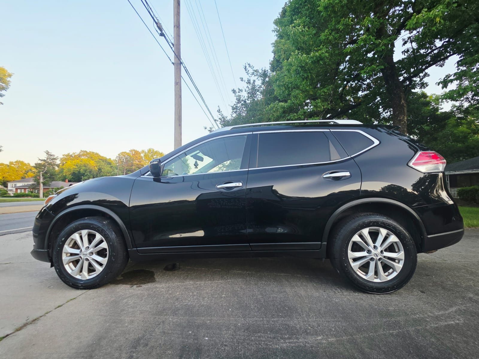 Used 2015 Nissan Rogue SV AWD/4WD image 9