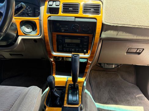 Used 1998 Toyota 4Runner SR5 AWD/4WD image 9