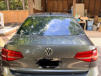 Used 2015 Volkswagen Jetta SE