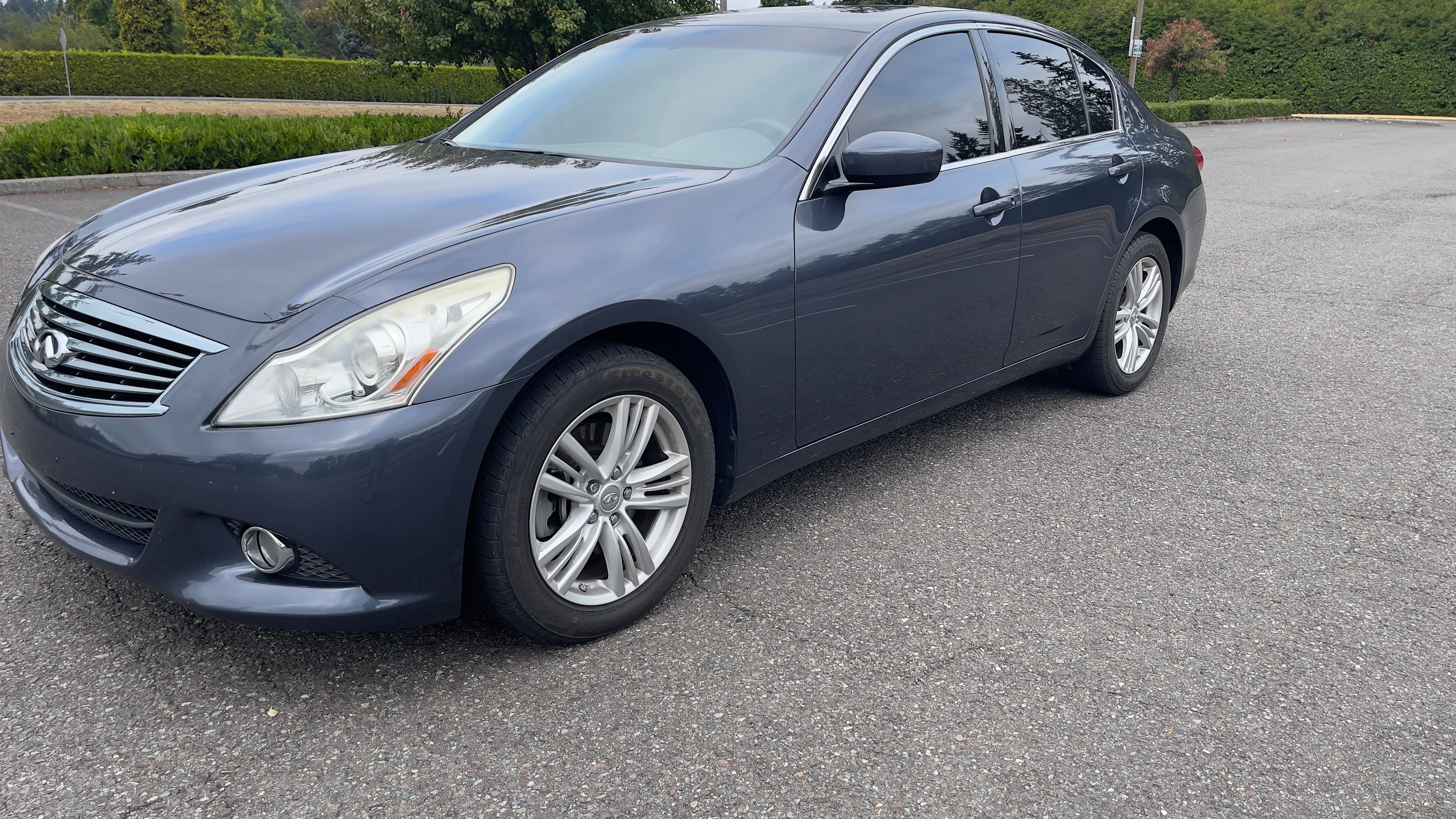 Used 2012 INFINITI G37 x Sedan w/ Premium Pkg AWD/4WD image 2