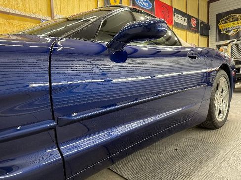 Used 2004 Chevrolet Corvette Convertible w/ Preferred Equipment Group image 16