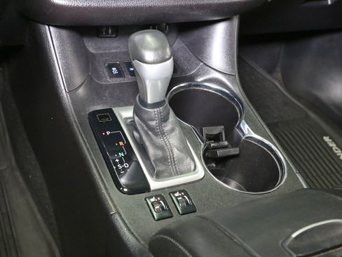 Used 2015 Toyota Highlander XLE image 6