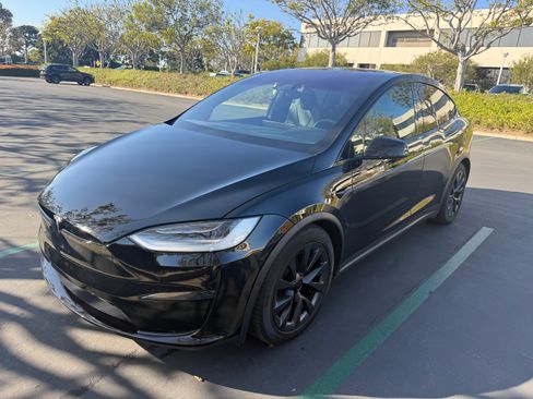 Used 2022 Tesla Model X Plaid image 16