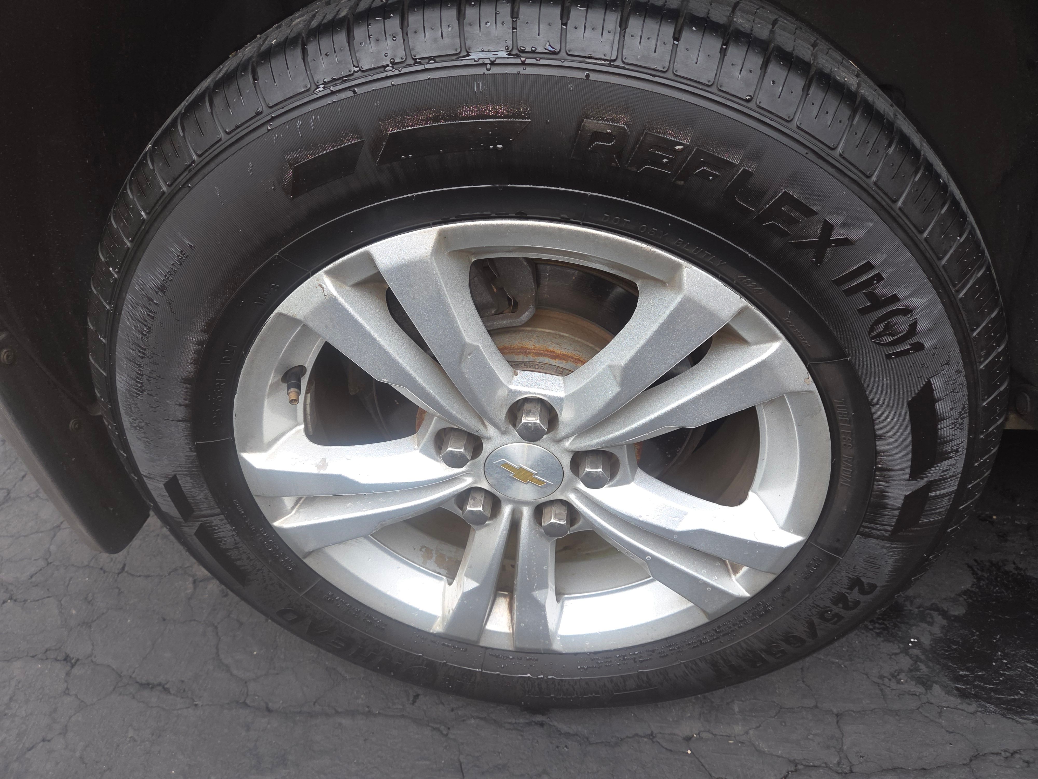 Used 2015 Chevrolet Equinox LS w/ LPO, Protection Package FWD image 1