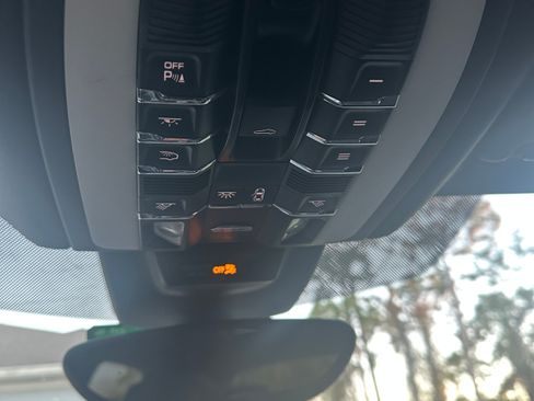 Used 2016 Porsche Macan S image 6