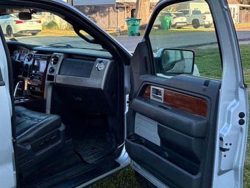 Used 2010 Ford F150 Lariat image 21