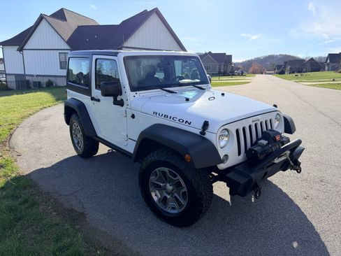 Used 2014 Jeep Wrangler Rubicon w/ Dual Top Group image 10